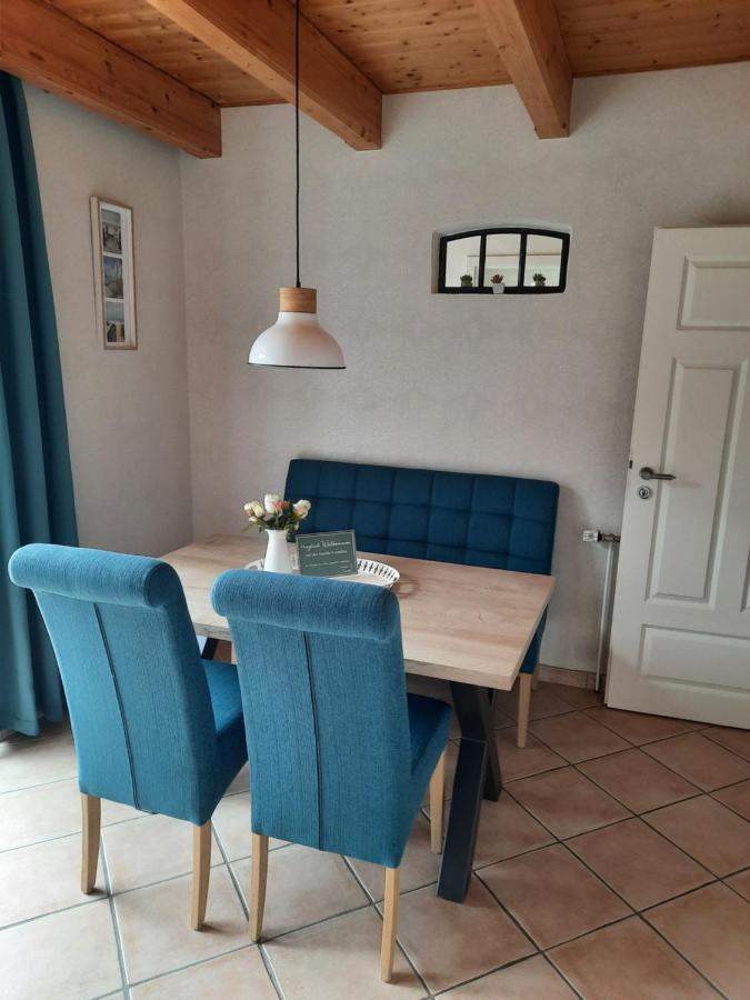 Tolles Ferienhaus In Pilsum - Ferienhaus Trientje - Mit Garten Und Ueberdachter Terrasse Екстериор снимка